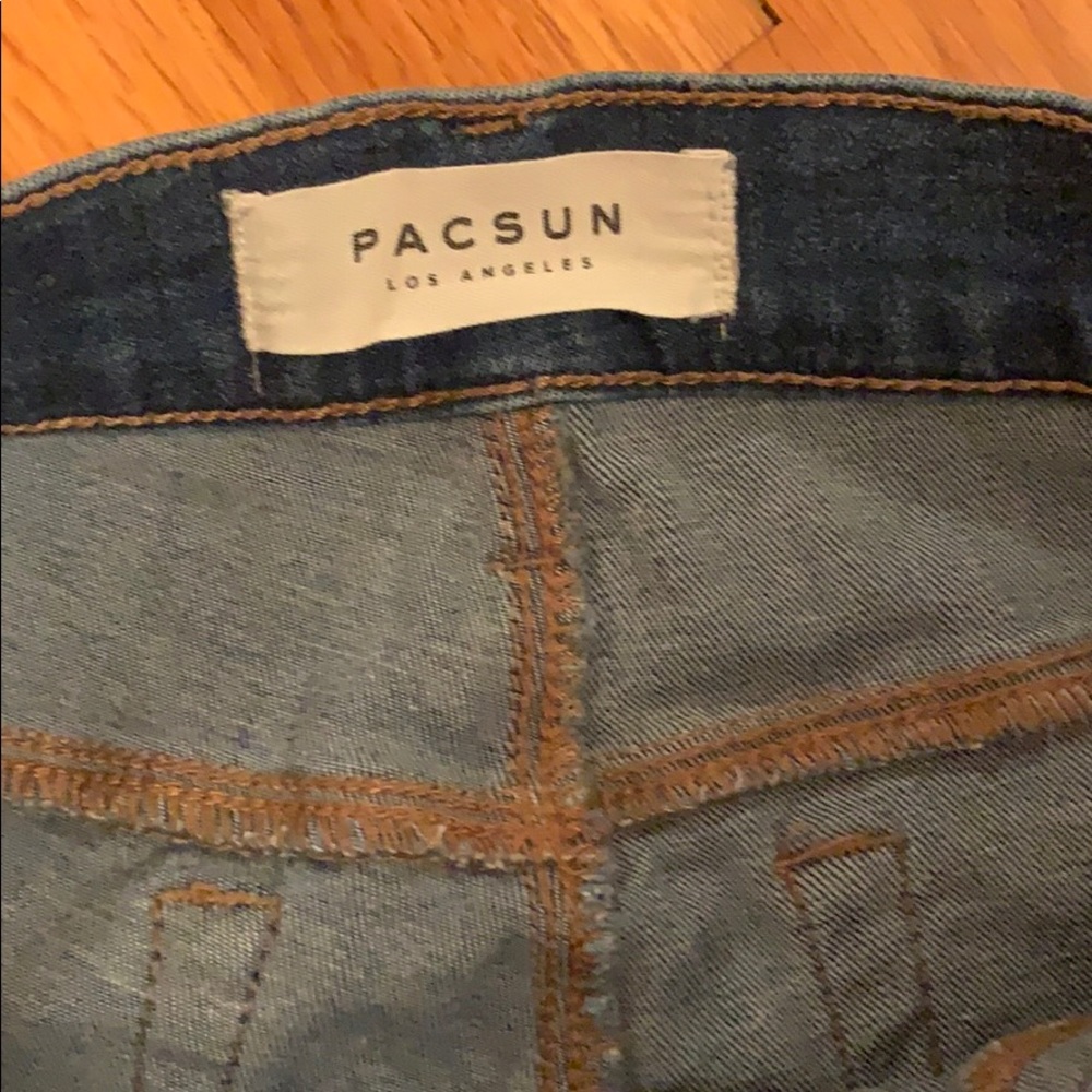 Jeans - Picture 2 of 3